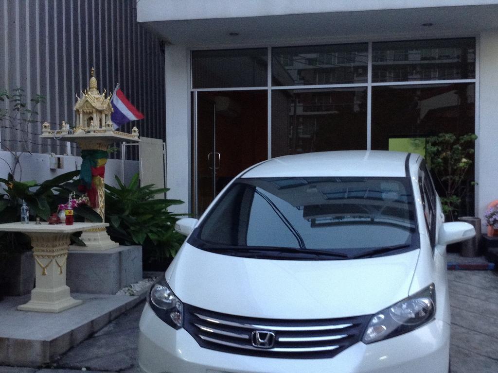 The City At Fifty Bangkok Exteriör bild