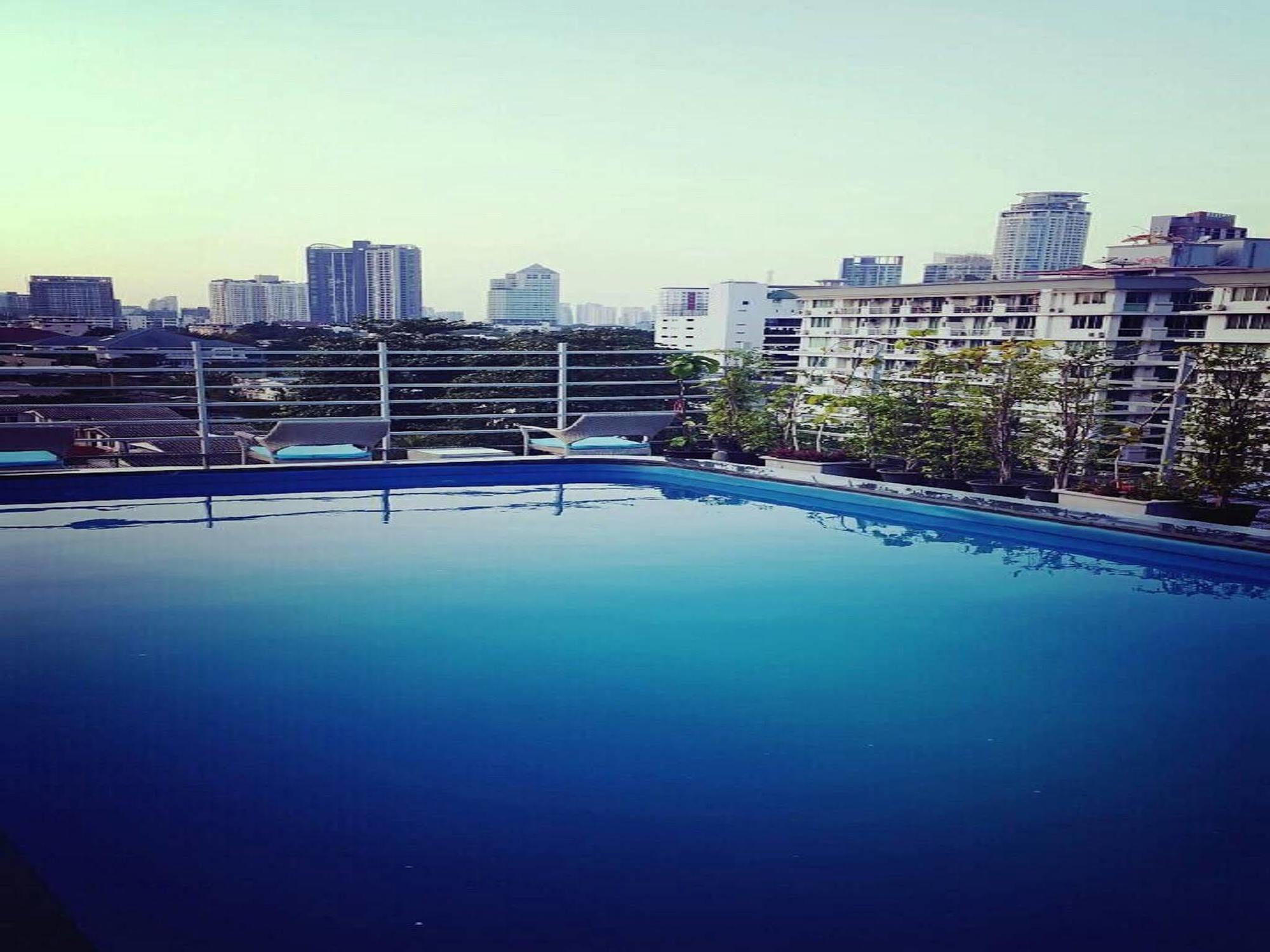 The City At Fifty Bangkok Exteriör bild