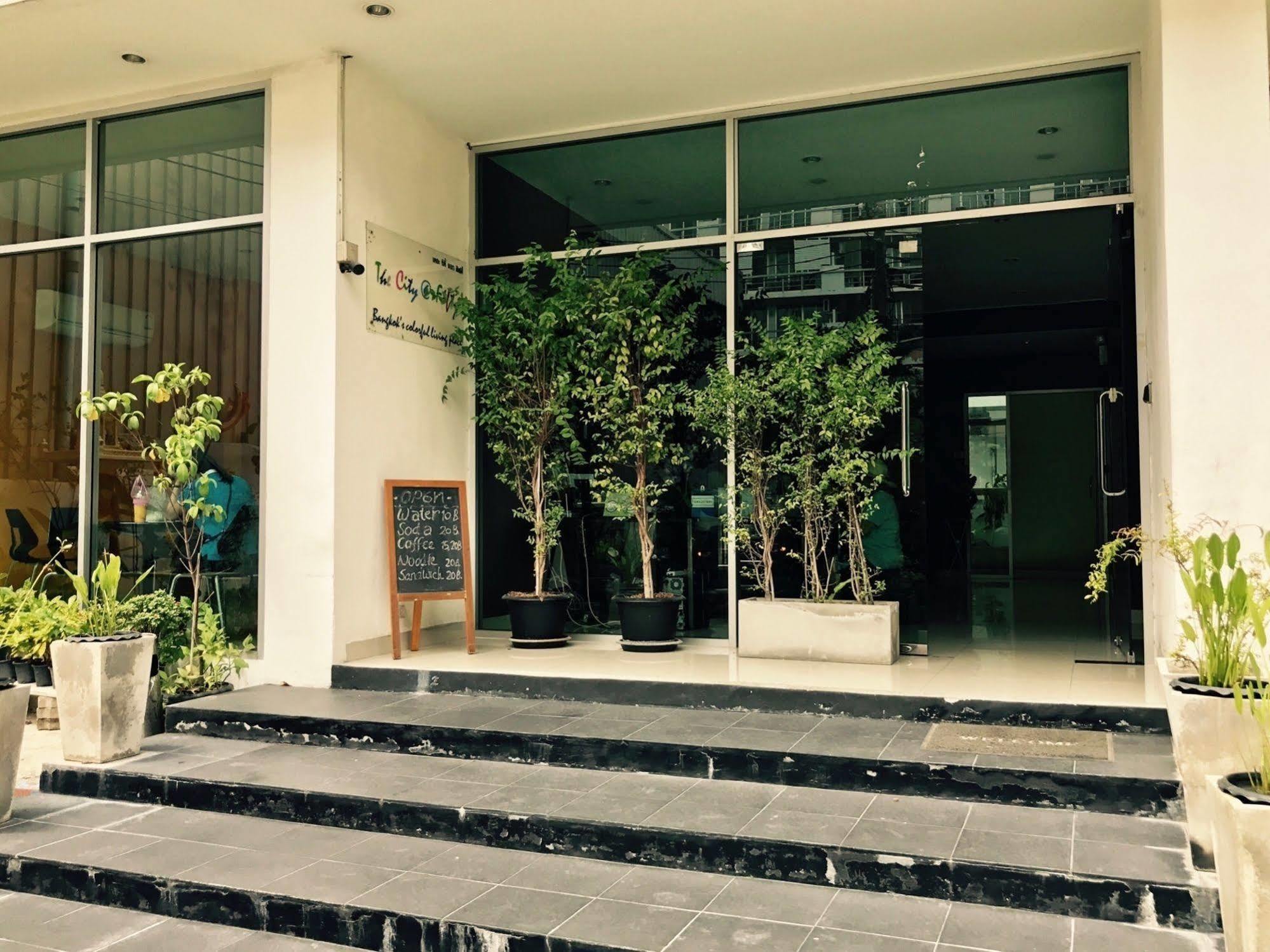 The City At Fifty Bangkok Exteriör bild